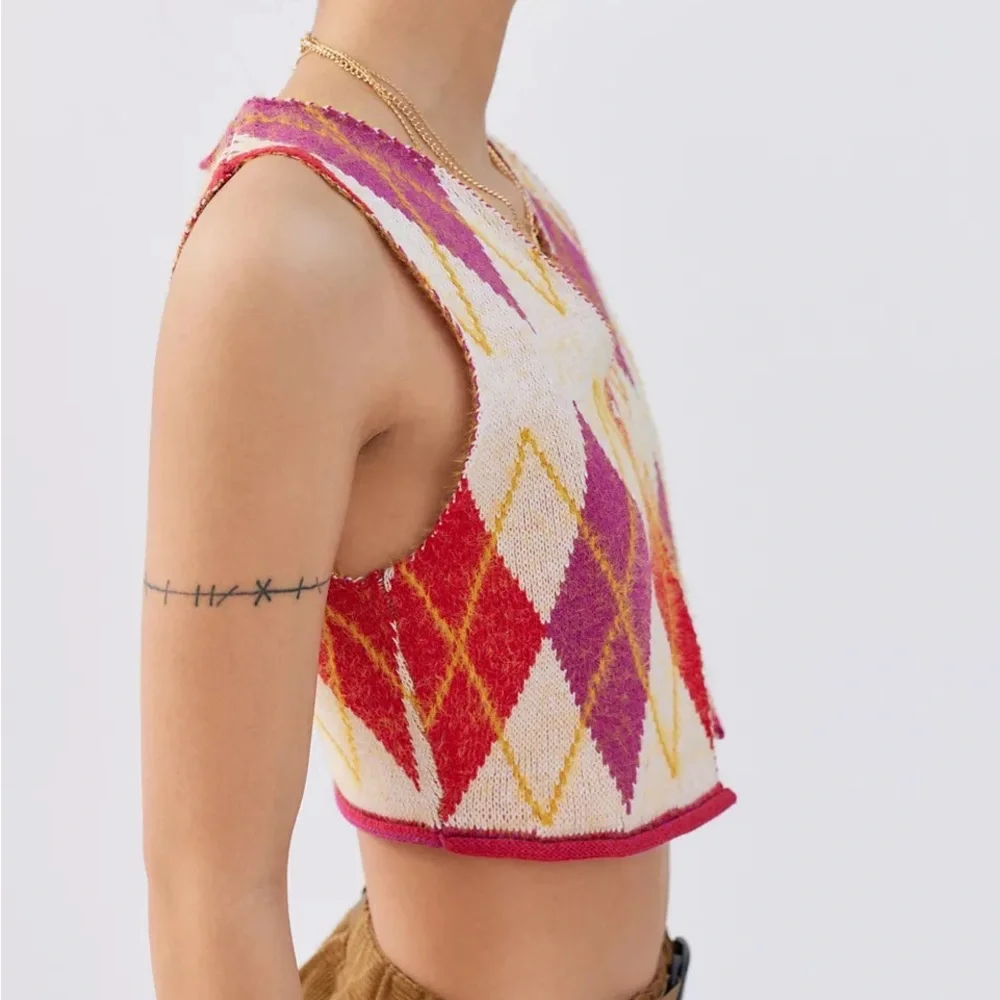 Urban Outfitters Adriana Split Hem Sweater Vest Argyle Abstract ✨ FiNaL SaLe✨ - Picture 4 of 5
